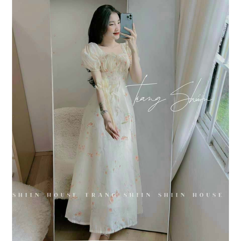 Đầm voan hoa phối ren họa tiết hoa mảnh mai tôn lên sự nữ tính cho những nàng thơ