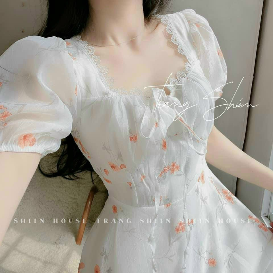 Đầm voan hoa phối ren họa tiết hoa mảnh mai tôn lên sự nữ tính cho những nàng thơ