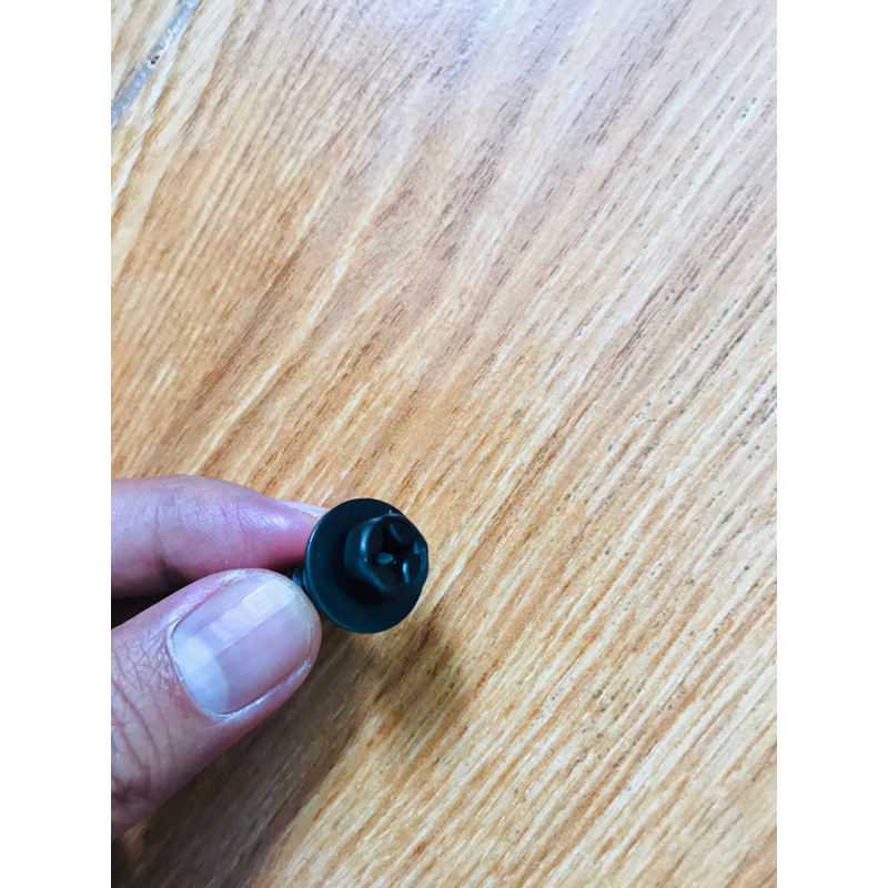 Bộ ốc vít giữ chắn bùn ô tô- Dưới động cơ,lòng vè bánh xe