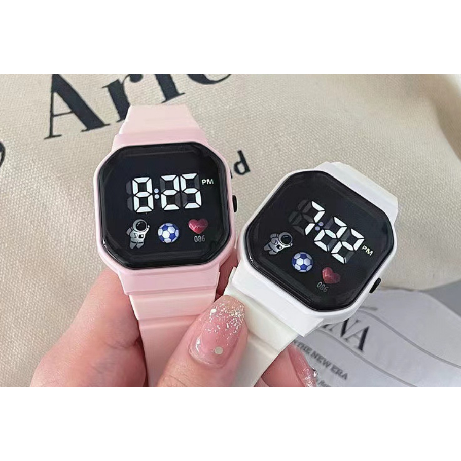 Đồng Hồ Đeo Tay Điện Tử Đèn LED Mặt Vuông Màu Trơn Họa Tiết Phi Hành Gia Trái Tim Phong Cách Hàn Quốc Cho Học Sinh Nam N