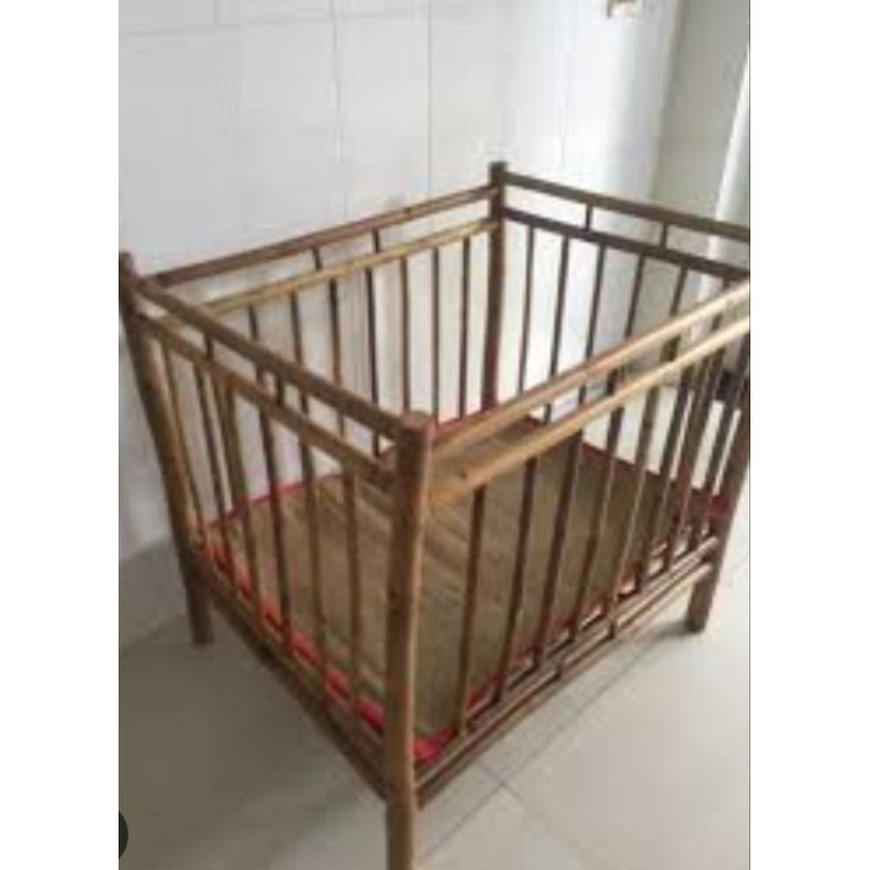 Cũi tre nôi tre để bé vui chơi