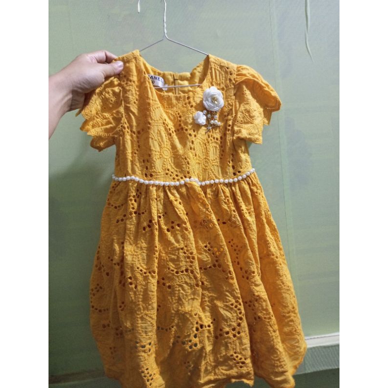 Thanh lý váy hãng cho bé đã qua sd