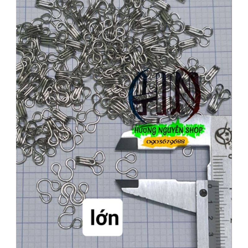 Nút móc cài gài áo dài size lớn và nhỏ có 2 màu trắng đen