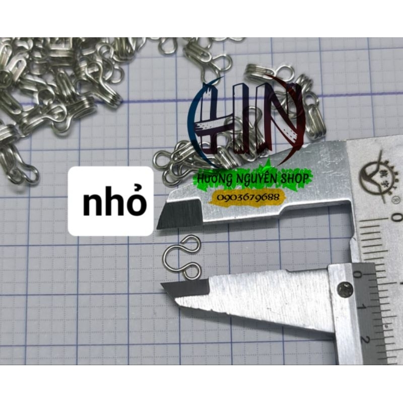 Nút móc cài gài áo dài size lớn và nhỏ có 2 màu trắng đen