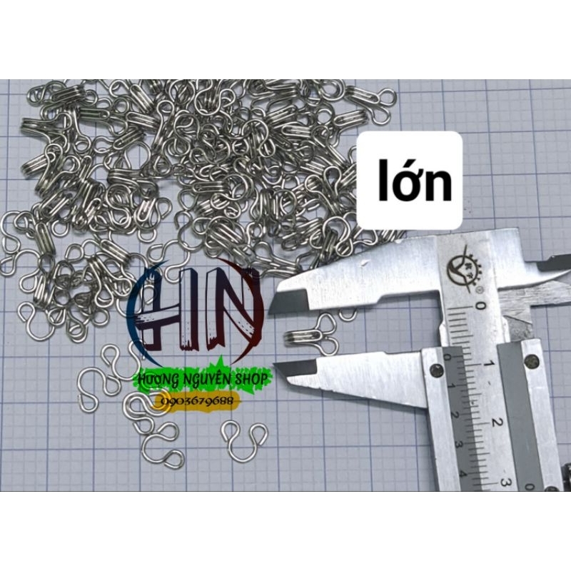Nút móc cài gài áo dài size lớn và nhỏ có 2 màu trắng đen