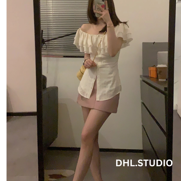 Áo trễ vai bèo nhiều tầng một hàng cúc điệu đà - Áo sơ mi ngắn tay trễ vai D64