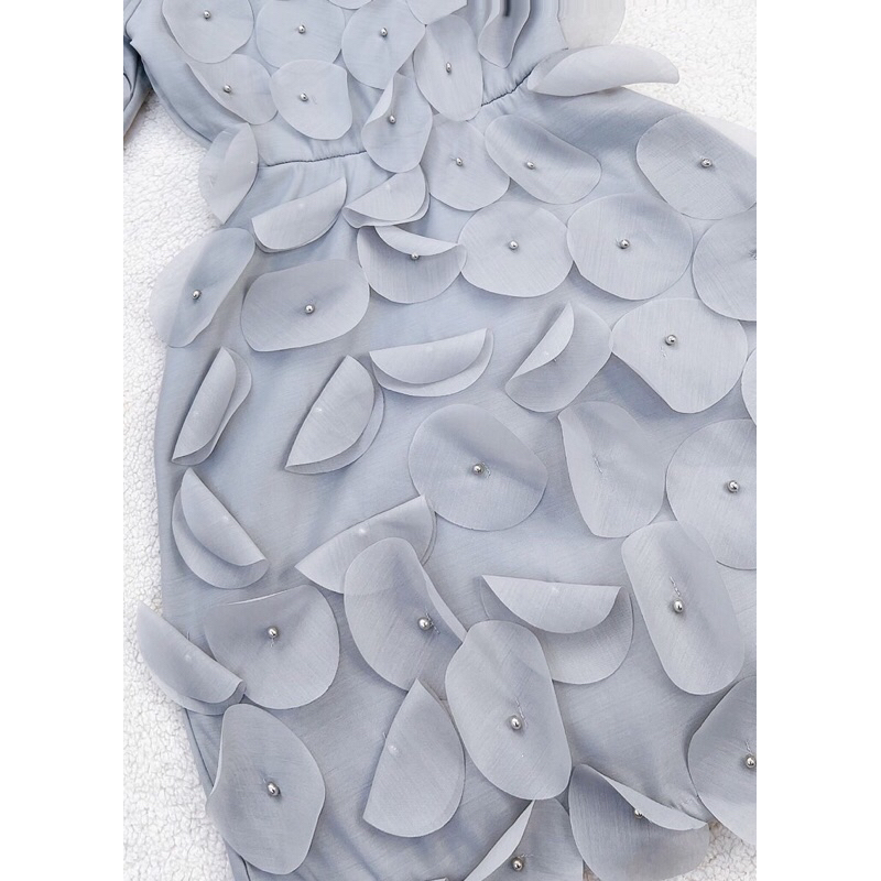 Đầm xám kết hoa tơ