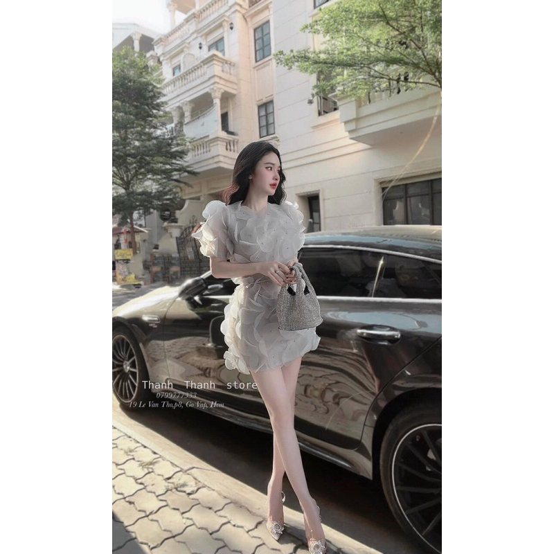 Đầm xám kết hoa tơ