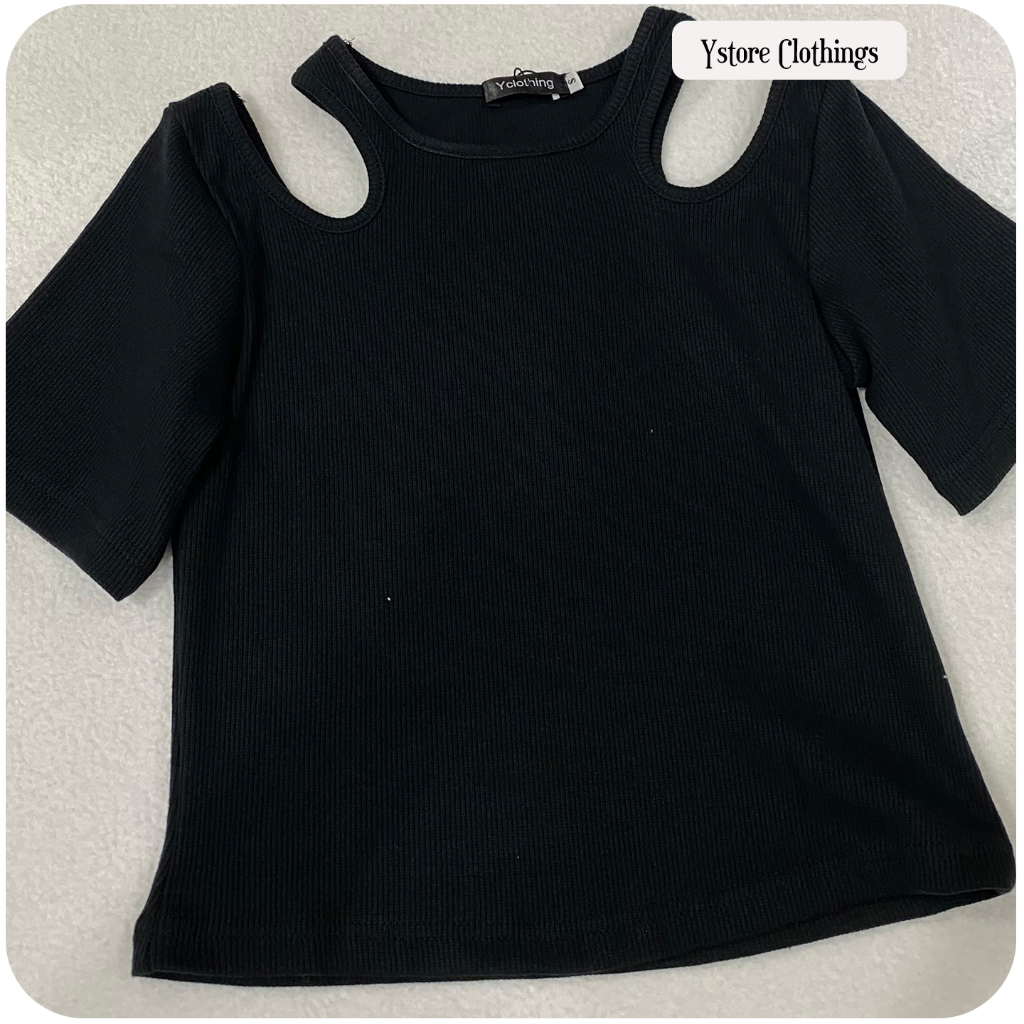 Áo Thun Nữ Ngắn Tay Cổ Tròn Ôm Gân Thiết Kế Khoét Vai Độc Đáo Tôn Dáng - Thời Trang Hàn Quốc - Ystore Clothings