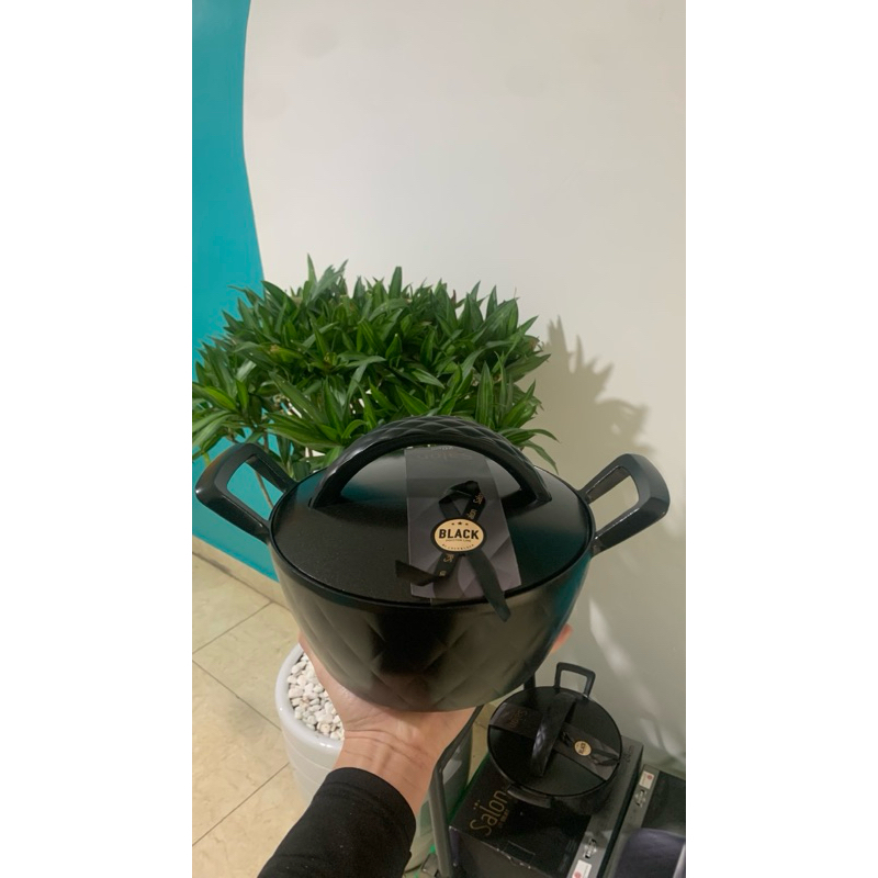 HÀNG HIẾM .Nồi two hands salon Lock& Lock cao cấp