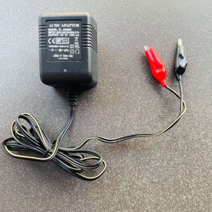 Sạc bình ắc quy 12V , sạc bình phun thuốc 8Ah-12Ah