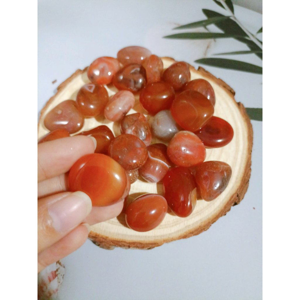 Viên đá Carnelian, đá thanh tẩy tarot