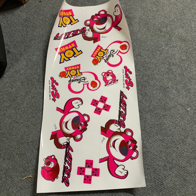 Tem Chế Trang Trí Xe Máy,Ô Tô,Láp Tóp,Điện Thoại Mẫu Gấu Dâu.