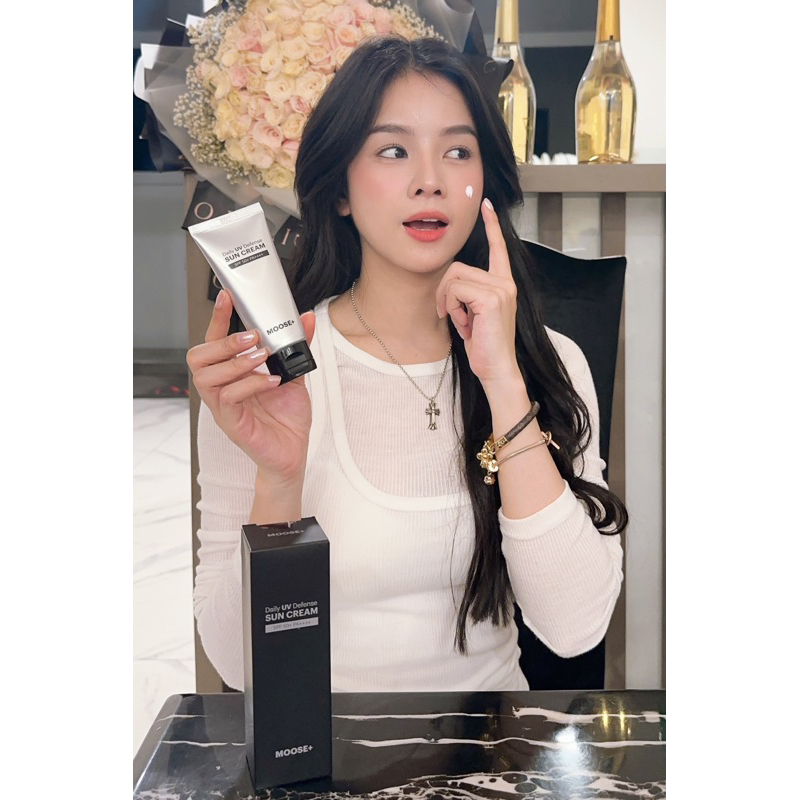 Kem chống nắng phổ rộng truyền Trắng nâng tone MOOsE+ không bết dính SPF 50+ Da Dầu dùng cực mê 50Ml