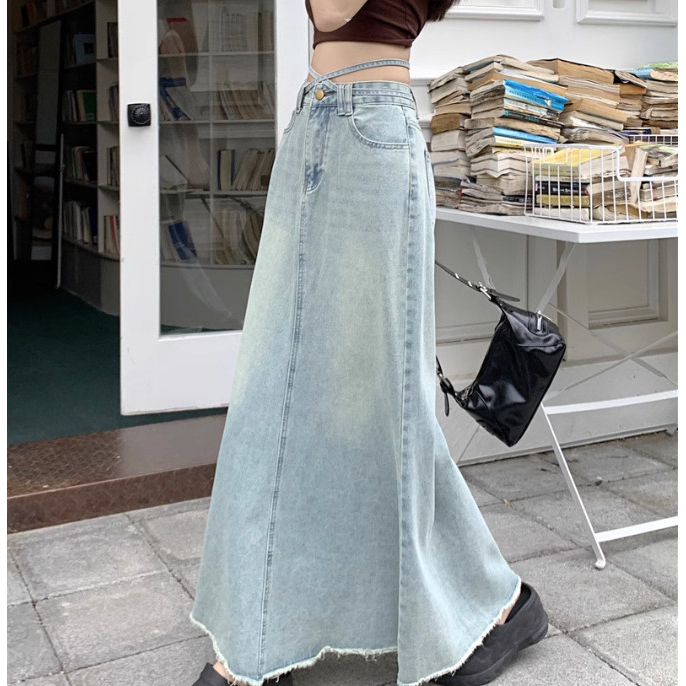 Chân váy jean dài chữ A rộng có dây xanh nhạt wax bạc retro