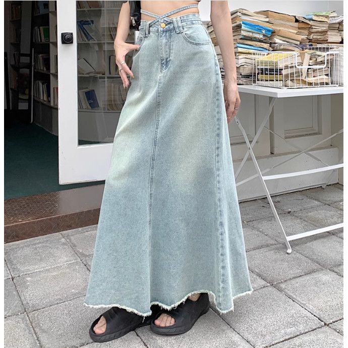 Chân váy jean dài chữ A rộng có dây xanh nhạt wax bạc retro