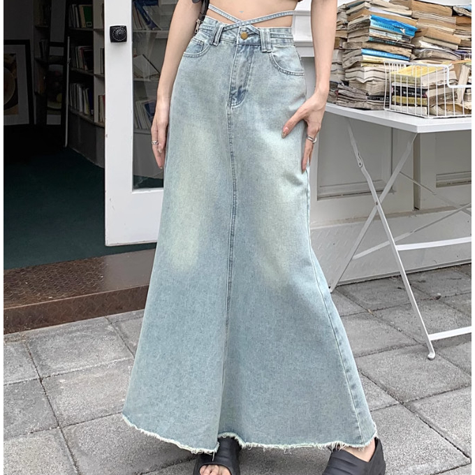 Chân váy jean dài chữ A rộng có dây xanh nhạt wax bạc retro