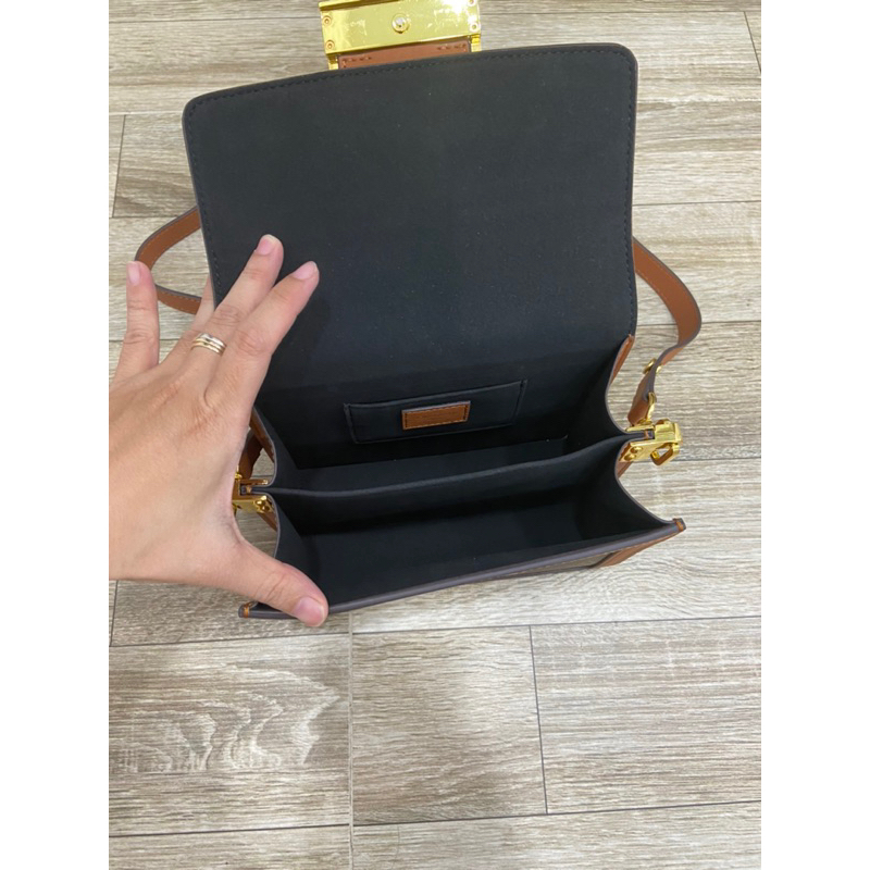 Túi si hiệu LV Dauphin