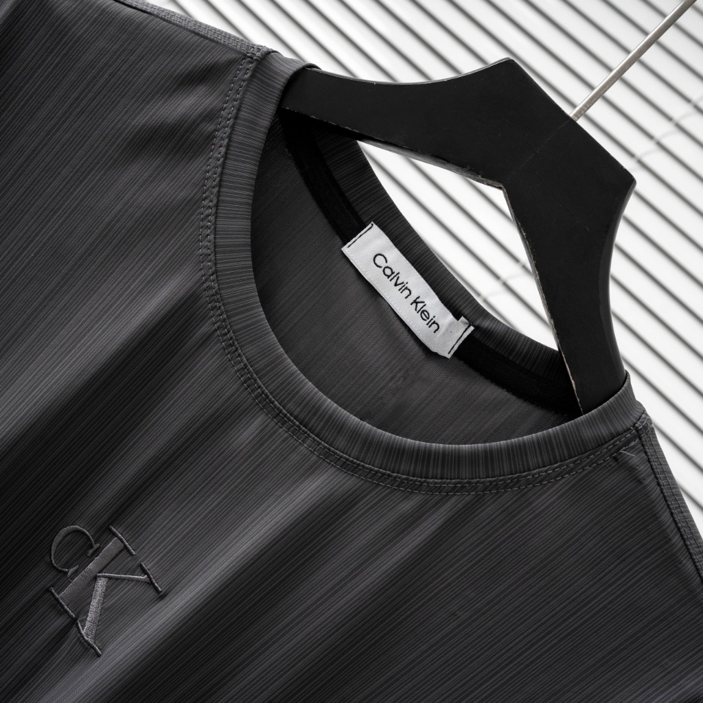 Bộ Thể Thao Calvin klein Jeans. Chất Vải Thể Thao Lạnh Co Giãn 4 Chiều. Không xù, Không Nhăn.HDM-6383