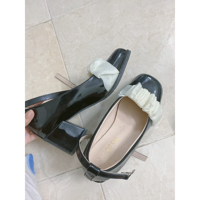 Giày cao gót màu đen 7p size 35-36
