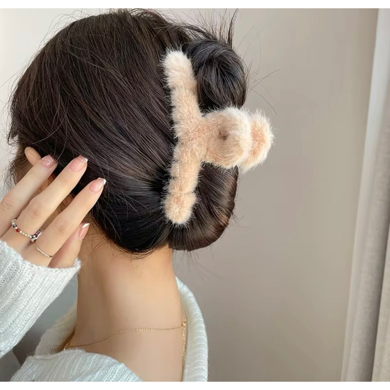 Kẹp tóc phối lông siêu xinh phong cách thời trang Hàn Quốc cho nữ