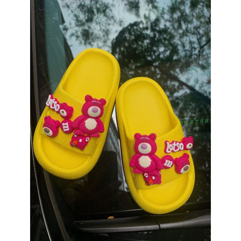 Dép gấu dâu cho bé