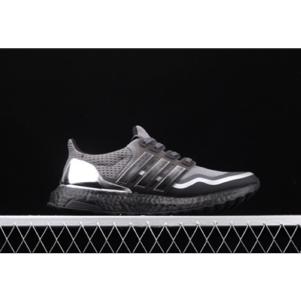 Giày nam  Adidas Ultra Boost, màu đen xám
