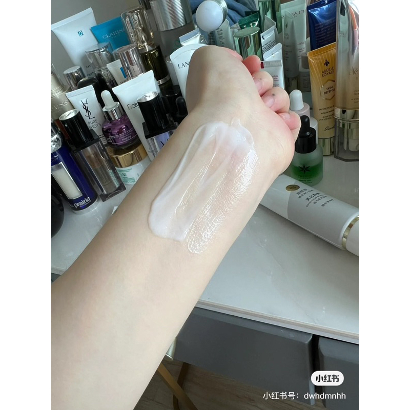 Combo sữa tắm Olay và dưỡng thể Olay siêu trắng da.