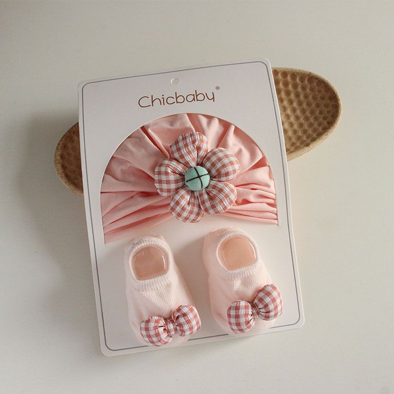 Set mũ tuban kèm tất siêu dễ thương cho bé