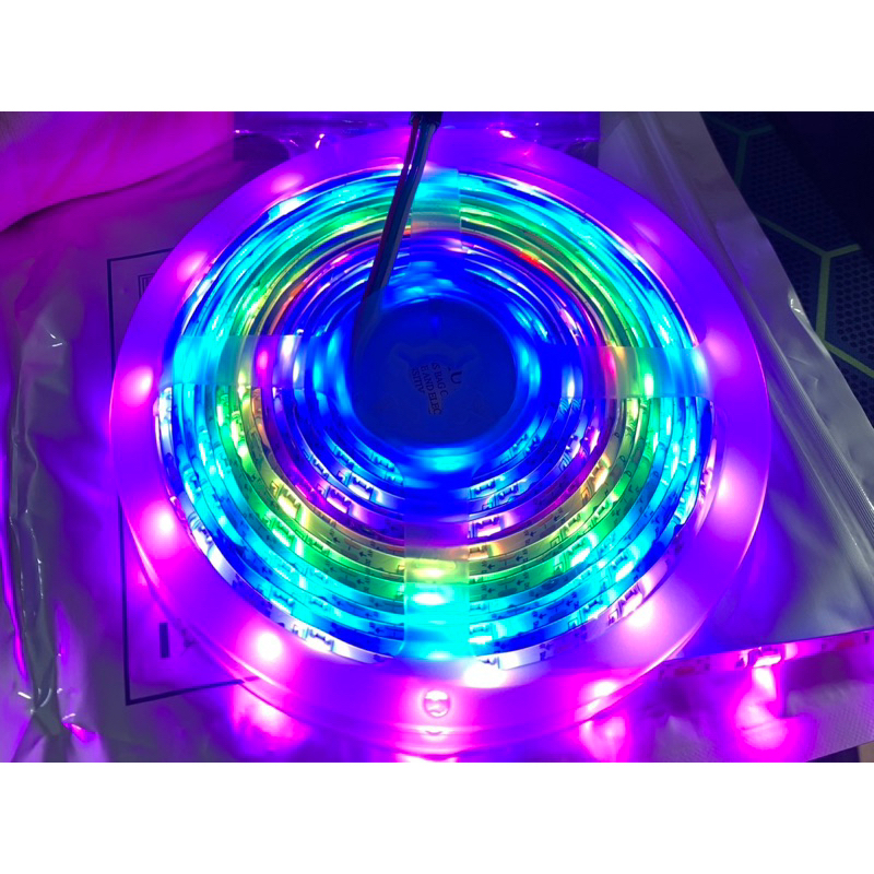 Led dán argb, led nháy theo nhạc,điều chỉnh bằng app kết nối điện thoại