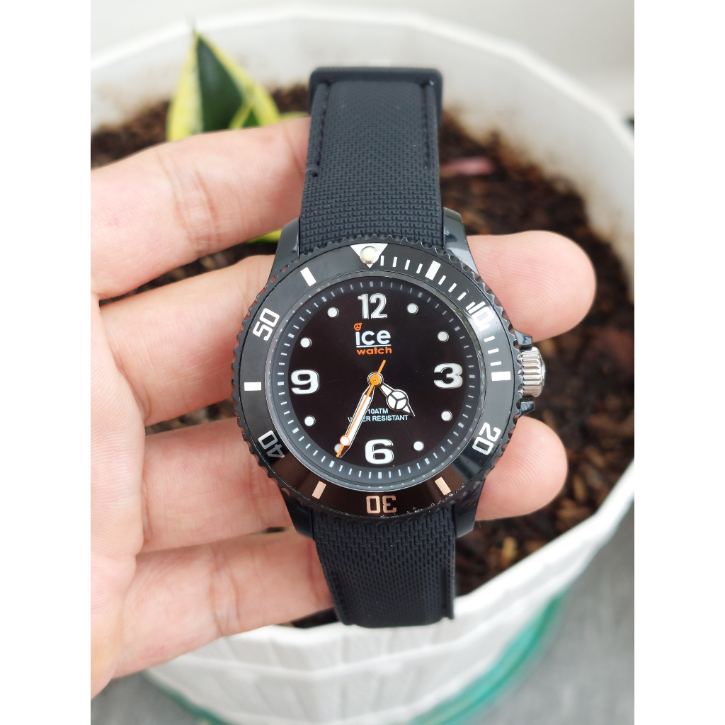 Đồng hồ nam Ice Watch mặt đen niềng xoay thể thao chạy pin hàng Si