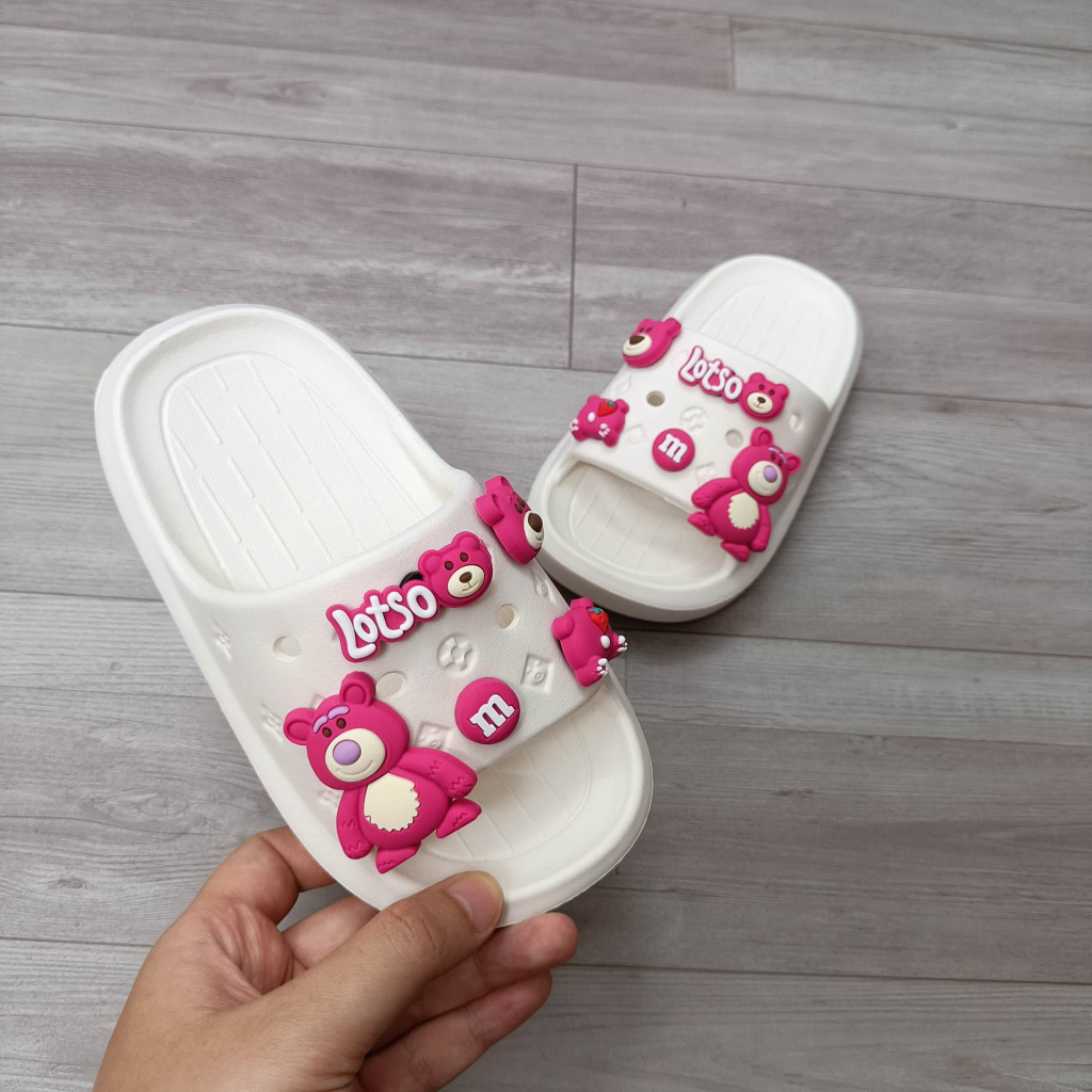 Dép gấu dâu cho bé, dép lê cho bé gái họa tiết gấu hồng xinh xắn dễ thương hàng Quảng Châu loại đẹp đi êm nhẹ  LE11