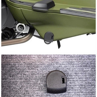 Đồng giá 50k - 02 nút đậy 2 bên gầm xe vespa lx chính hãng