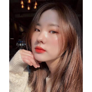 Phấn má hồng Glossy Cheeck Nhật Bản