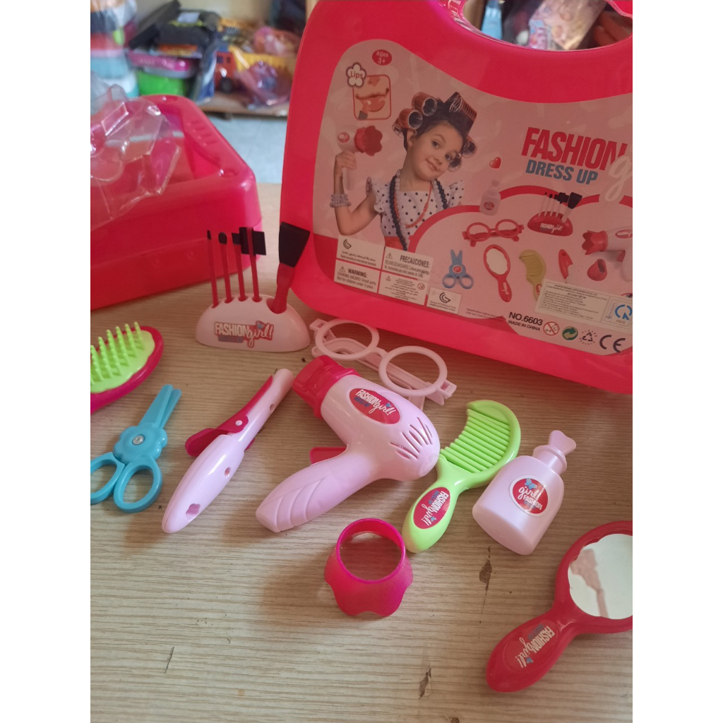 Đồ chơi vali trang điểm, nail, tóc hello kitty