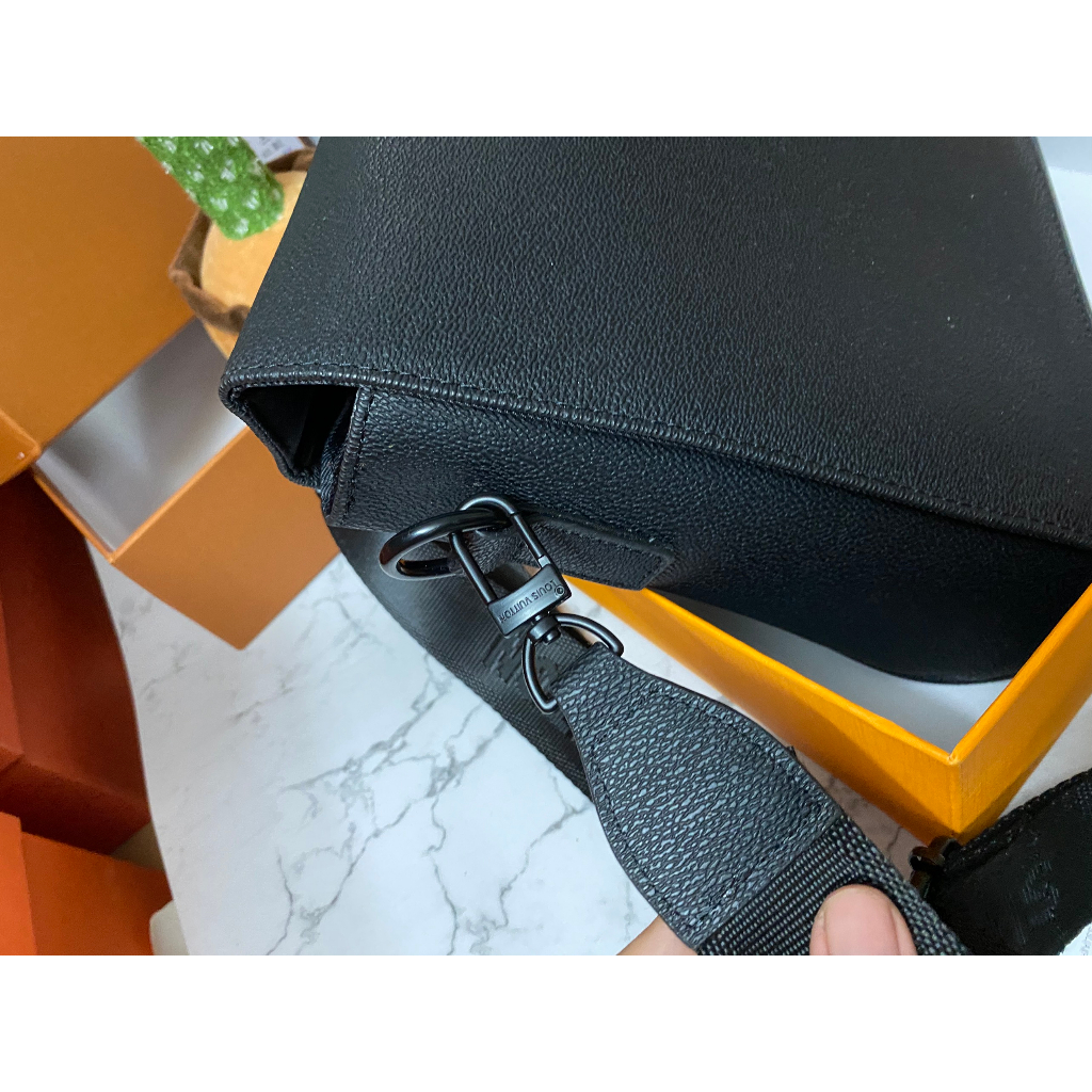 Túi đeo chéo nam lv bản mới xịn sò fullbox