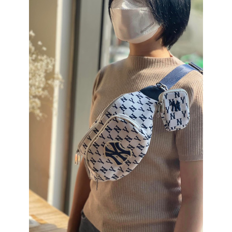 Túi bao tử MLB bản monogram