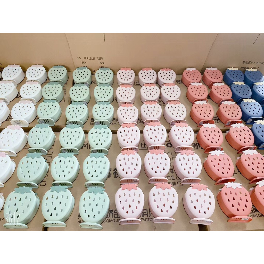 Ống Đựng Đũa Hình Dâu Tây Tiện Dụng