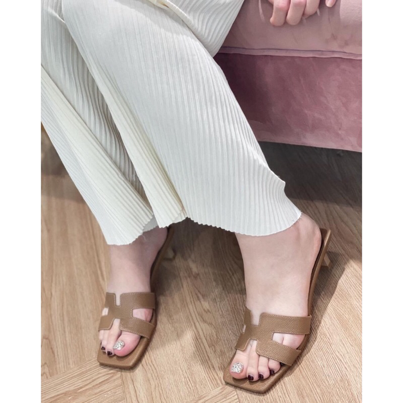 Guốc HM gót 5p chất da mềm lót êm hót!!! Hàng Loại 1 Fullbox màu nâu tây cực sang