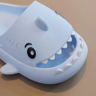 Dép cá mập cho bé iu