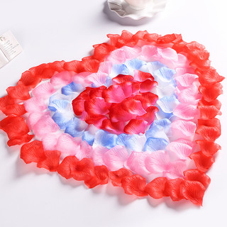 100 cánh hoa hồng lụa trang trí phòng cưới