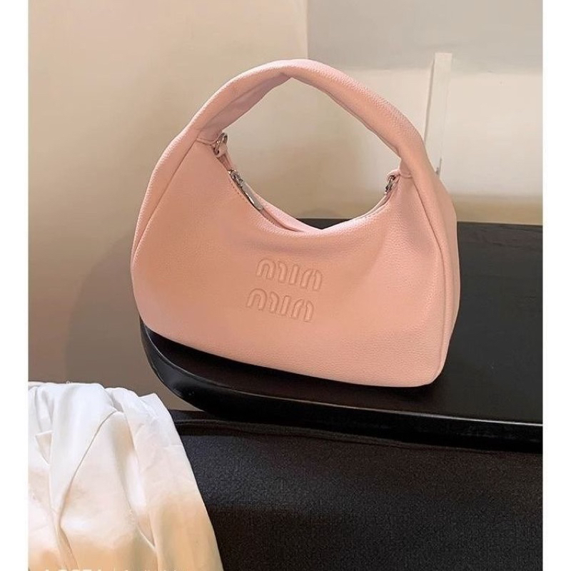 Túi xách hobo miu miu