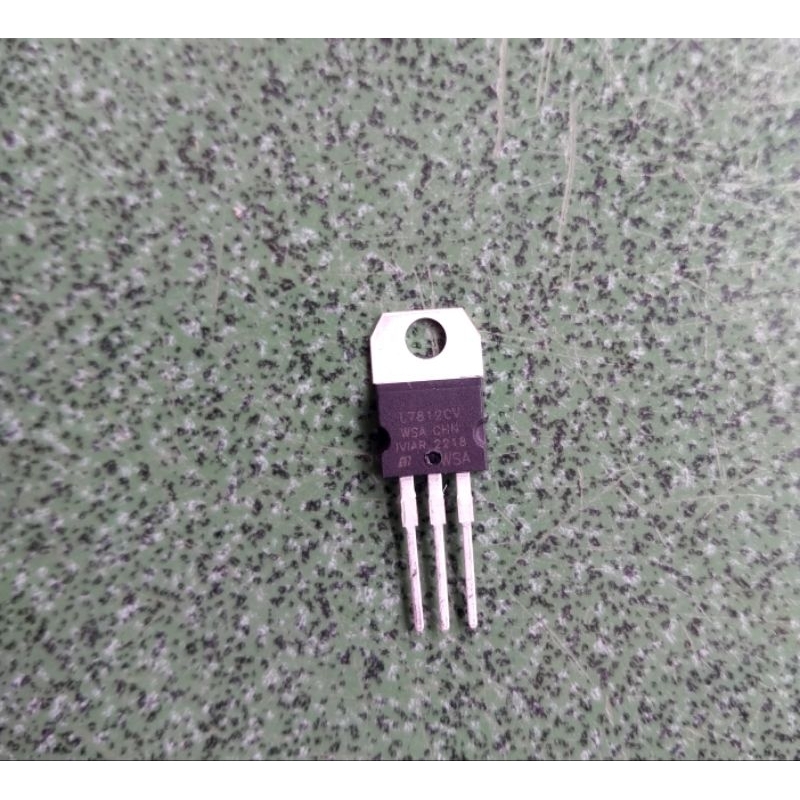 ic 7815 1 con 4k
