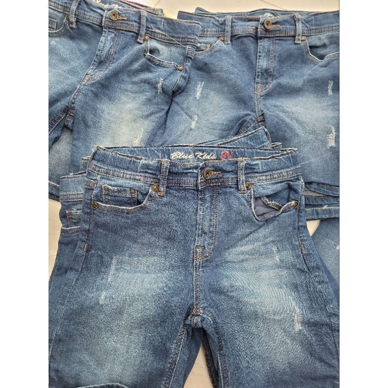 Quần short jeans bé trai VNXK vải co giản có dây tăng đơ.