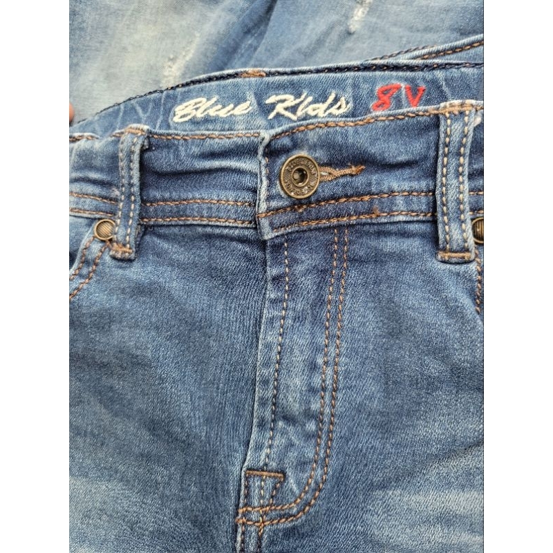 Quần short jeans bé trai VNXK vải co giản có dây tăng đơ.