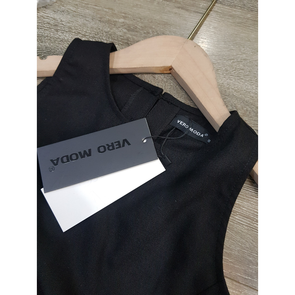 BH2395 Bộ linen nữ vera moda áo sát nách đen quần trắng