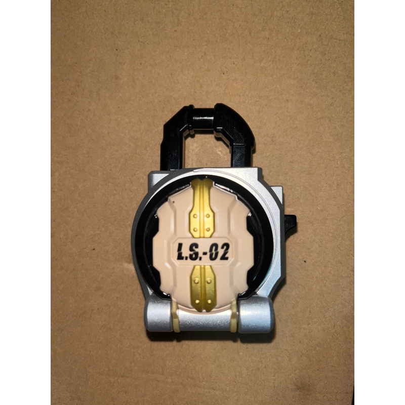 Đồ chơi cao cấp CSM Kurumi Lockseed