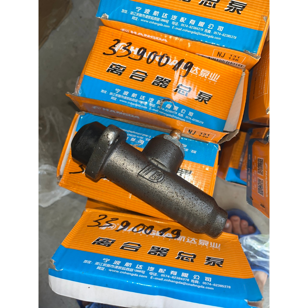 Tổng côn trên xe ben xe thùng 131/136