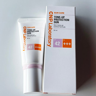 Kem chống nắng cnp laboratory 50+ nâng tone