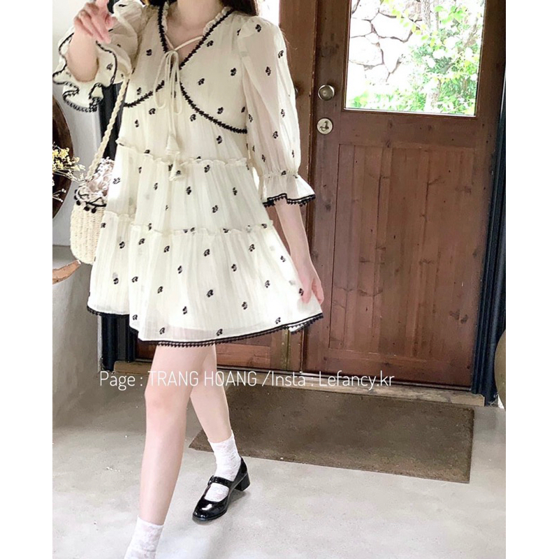 Đầm babydoll trắng hoa nhí
